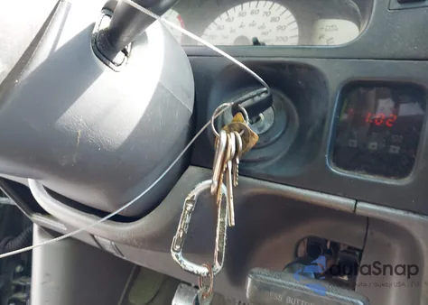 2002 Toyota Tacoma Base V6 из США, поврежденный, VIN 5TEWN72N02Z139979